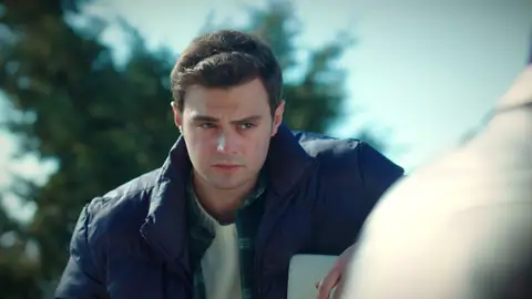 La impactante confesión de Ahmet a Ömer: "Sigo con la esperanza de poder cumplir la promesa que le hicimos a tu abuela" La impactante confesión de Ahmet a Ömer: "Sigo con la esperanza de poder cumplir la promesa que le hicimos a tu abuela"