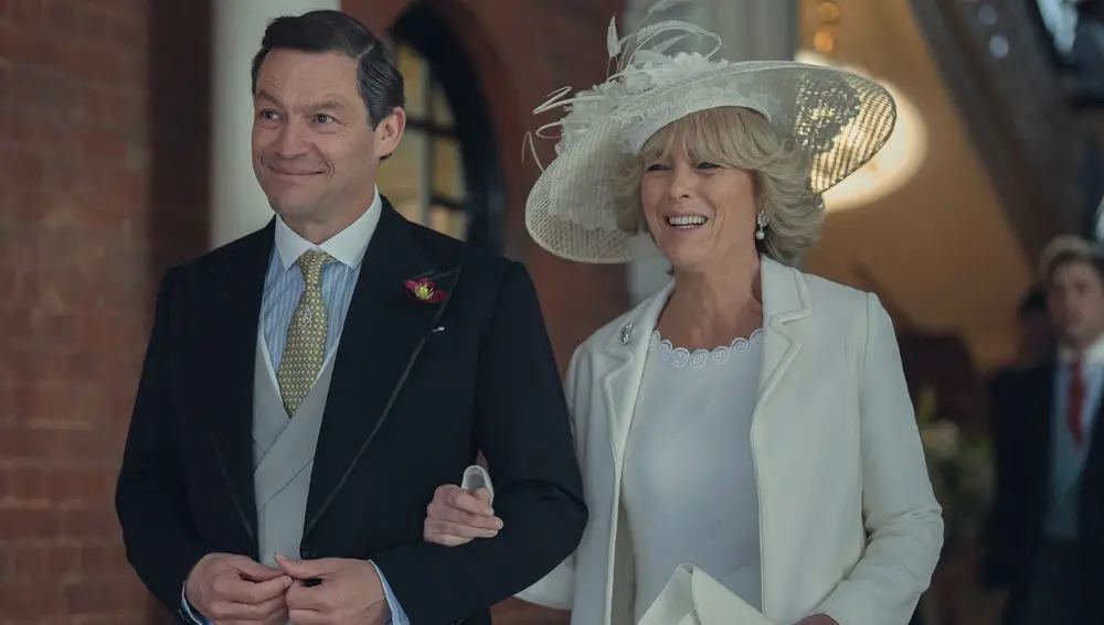 El Príncipe Carlos y Camilla en The Crown