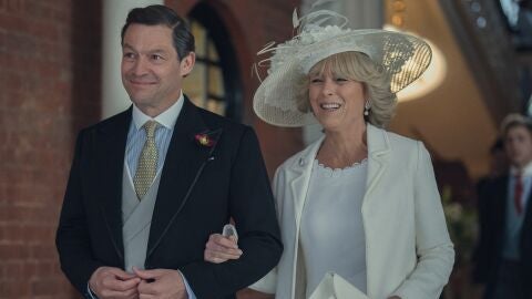 El Príncipe Carlos y Camilla en The Crown