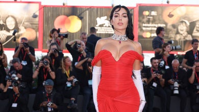 ¿Quiénes son los peluqueros de famosas como Aitana, Georgina Rodríguez, Rosalía, María Pombo o Jessica Goicoechea?