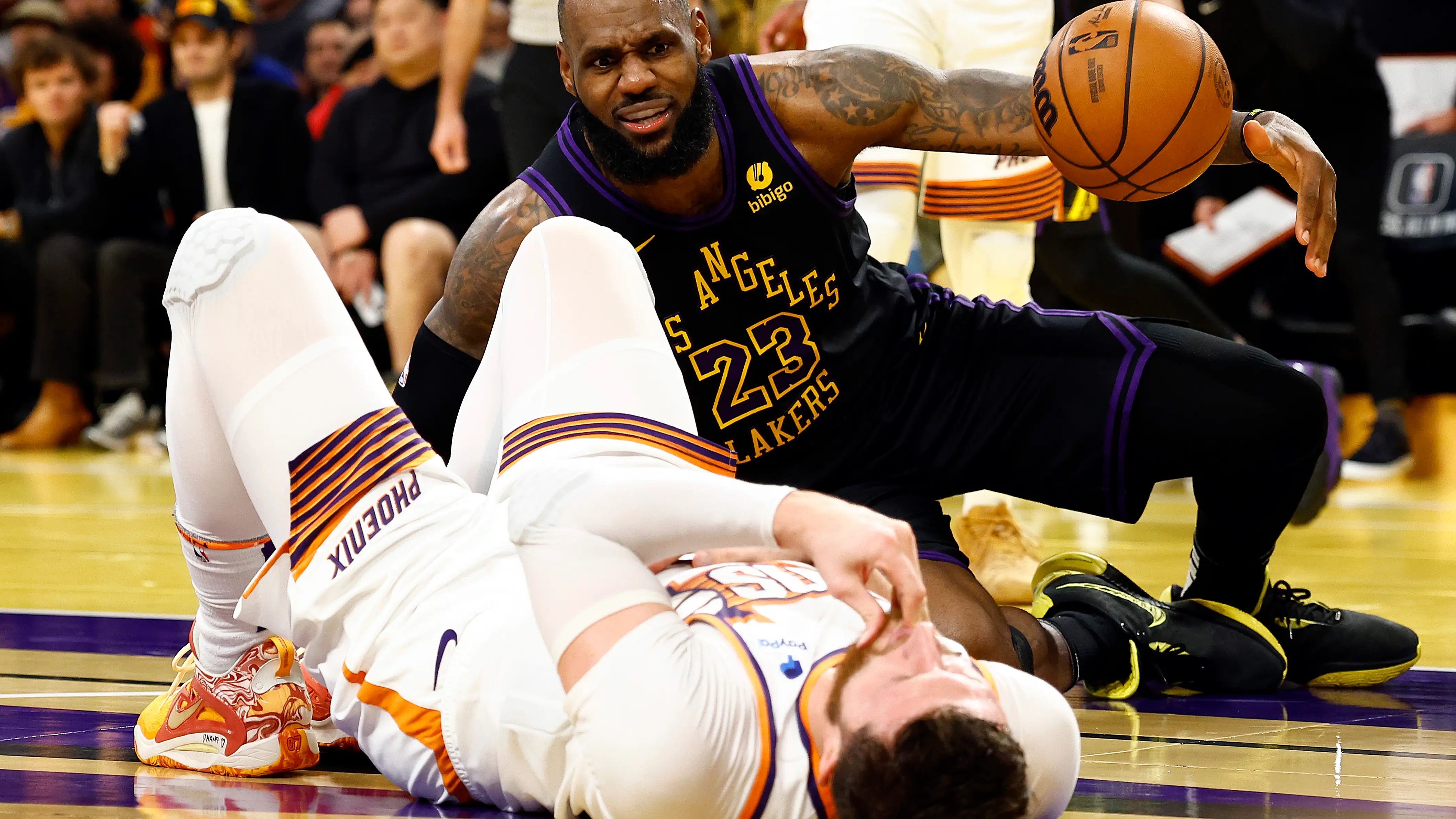 LeBron James, en el partido contra Phoenix Suns LeBron James, en el partido contra Phoenix Suns
