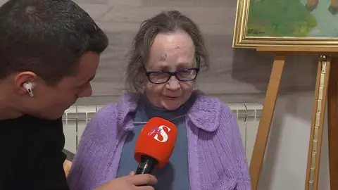Paqui, a punto de morir a manos de su vecino por una deuda de 10 euros: "Me empujó y me pegó sin parar" Paqui, a punto de morir a manos de su vecino por una deuda de 10 euros: "Me empujó y me pegó sin parar"