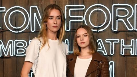 Stella Banderas y Grace Johnson, hermana de Dakota Johnson