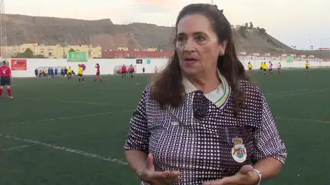 Julia Martel Martín, una de las primeras árbitras de España Julia Martel Martín, una de las primeras árbitras de España