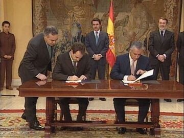 Firma del pacto antiterrorista en el año 2000