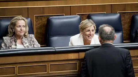 Nadia Calviño y Yolanda Díaz en el Congreso