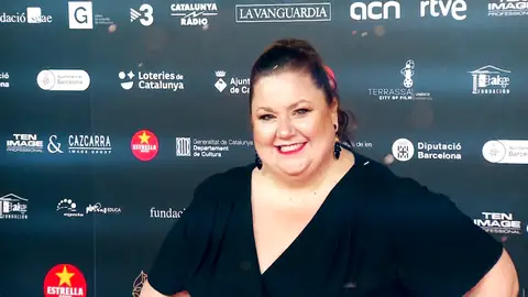 Los más allegados a Itziar Castro homenajean a la actriz: "La tenemos dirigiendo el cotarro desde hace días" Los más allegados a Itziar Castro homenajean a la actriz: "La tenemos dirigiendo el cotarro desde hace días"