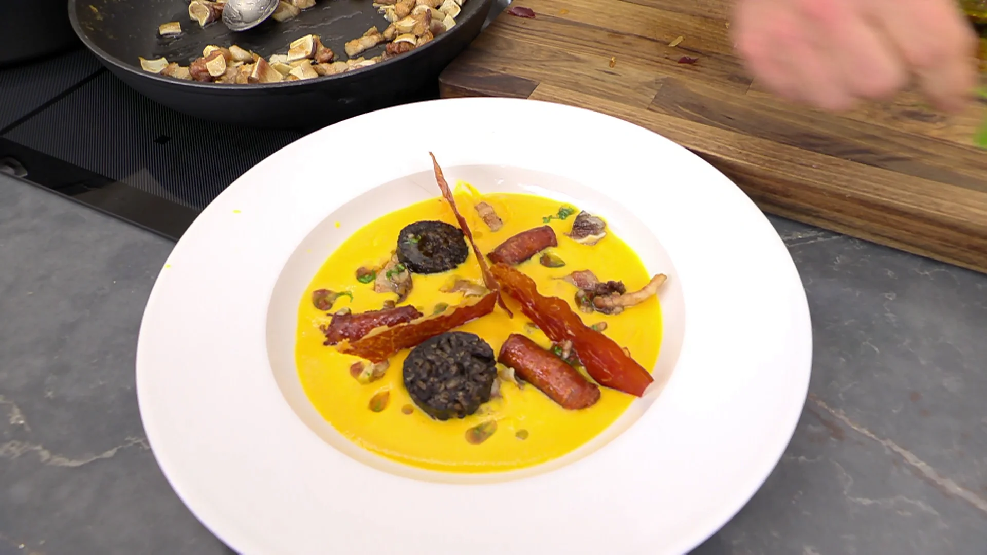 Receta de crema de calabaza con muesli ib&eacute;rico, de Joseba Argui&ntilde;ano