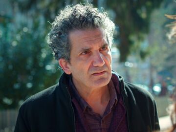 G&ouml;n&uuml;l le dice a Orhan que podr&iacute;a ayudarle a recuperar el dinero que han perdido con una condici&oacute;n: "Vuelve conmigo"
