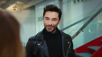 ¡Yildiz conoce a Kerim y surgen las chispas entre ellos! Pero él le pide una cita y ella le rechaza