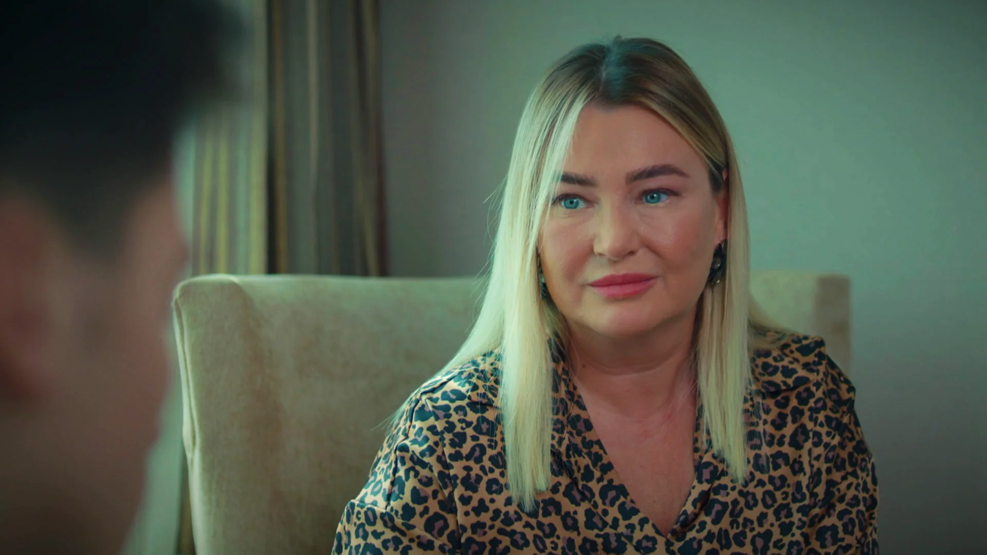 Sarp, sorprendido ante la petición de Şevval: "¿Lo harías por tu madre?"