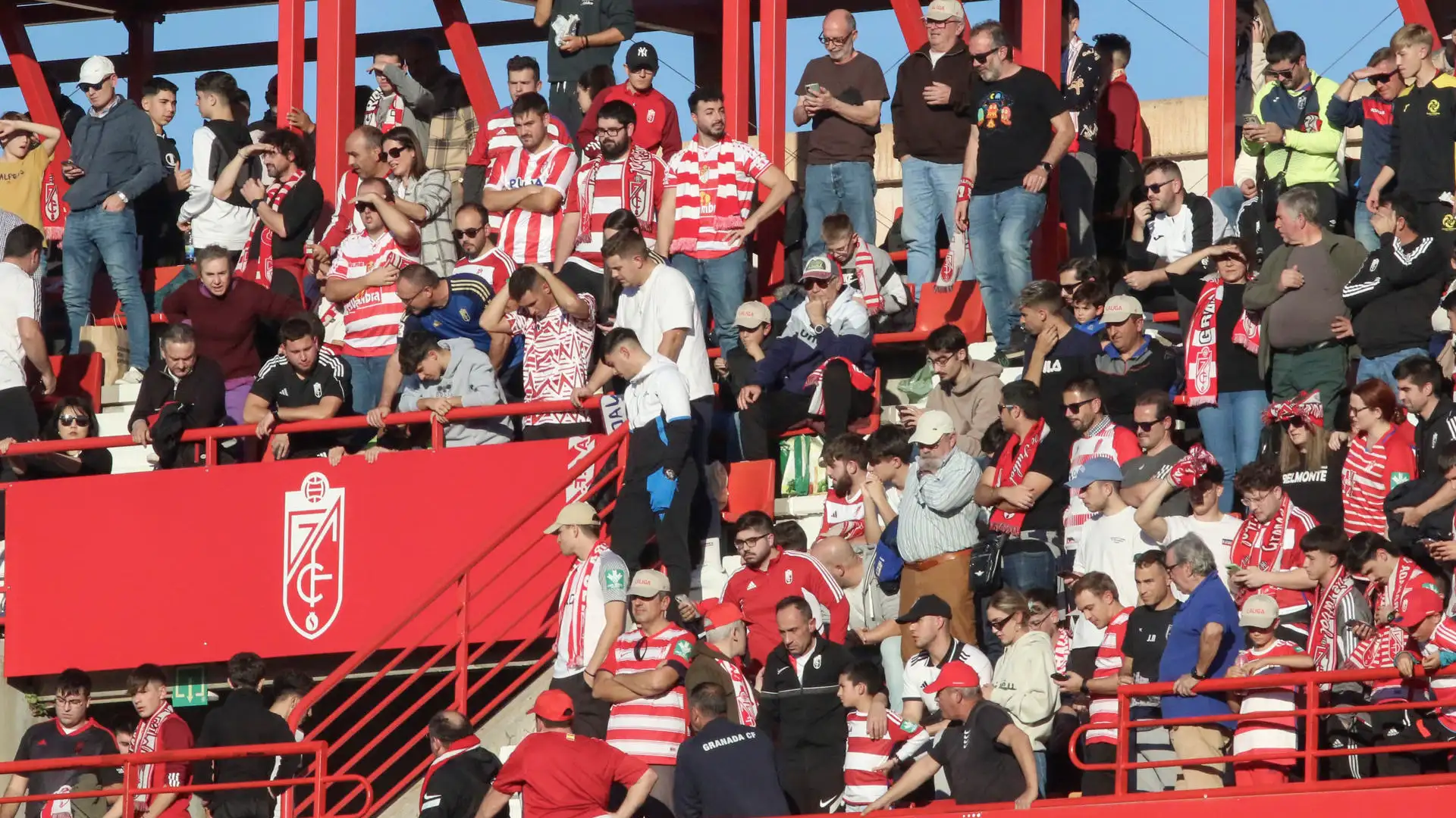 Grada de Los C&aacute;rmenes durante el Granada-Athletic