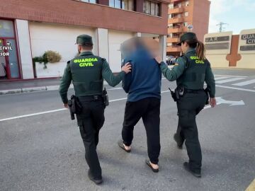 El vídeo de la detención del presunto agresor de la peregrina 