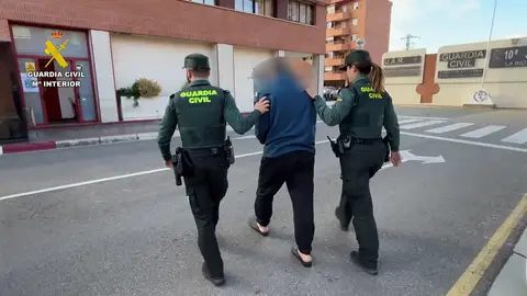 El vídeo de la detención del presunto agresor de la peregrina El vídeo de la detención del presunto agresor de la peregrina
