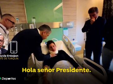 La imagen del árbitro turco apalizado en el hospital mientras habla con Erdogan: Meler medita retirarse