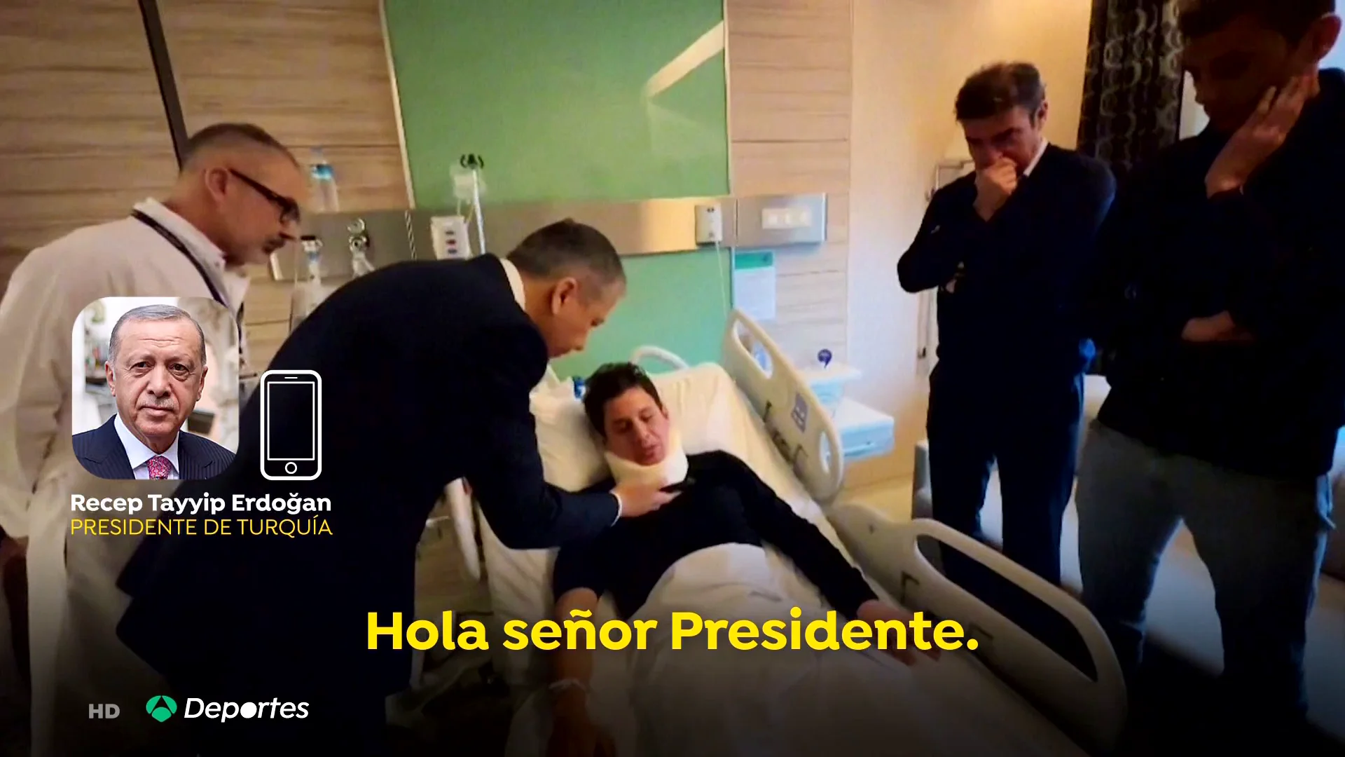 La imagen del &aacute;rbitro turco apalizado en el hospital mientras habla con Erdogan: Meler medita retirarse