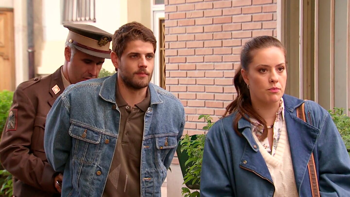 Detención inesperada: Carlos y Gala ven truncarse sus planes de futuro en Corfú 