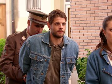 Detenci&oacute;n inesperada: Carlos y Gala ven truncarse sus planes de futuro en Corf&uacute; 