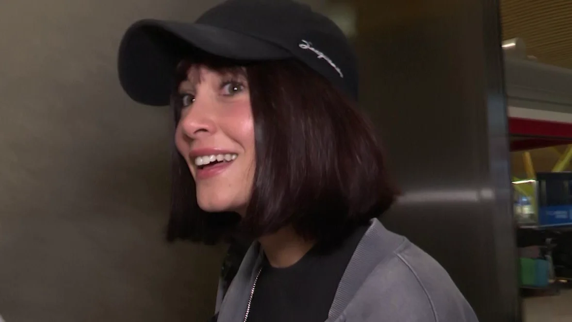 Aitana en el aeropuerto Aitana en el aeropuerto