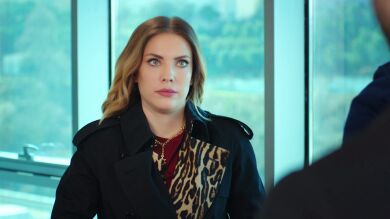 Yildiz descubre que Kerim es el nuevo directivo del Holding: ¡Y finge que no le conoce delante de Halit! 