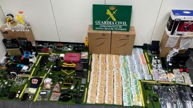 Desmantelan una red que robaba en las maletas de los pasajeros: 14 trabajadores de Tenerife Sur detenidos