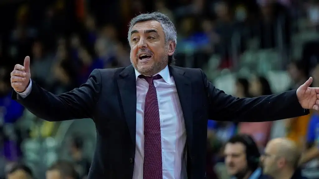 El entrenador Mario López El entrenador Mario López