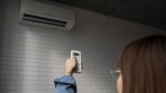 La bomba de calor del aire acondicionado
