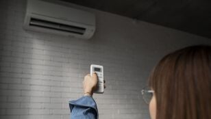 La bomba de calor del aire acondicionado