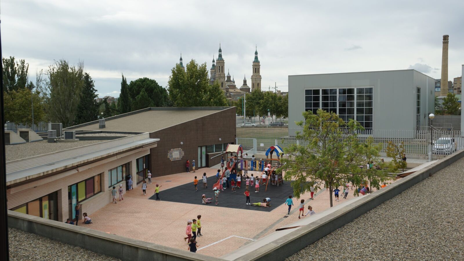 Varios colegios internacionales en España cierran sus puertas este lunes tras recibir un aviso de bomba