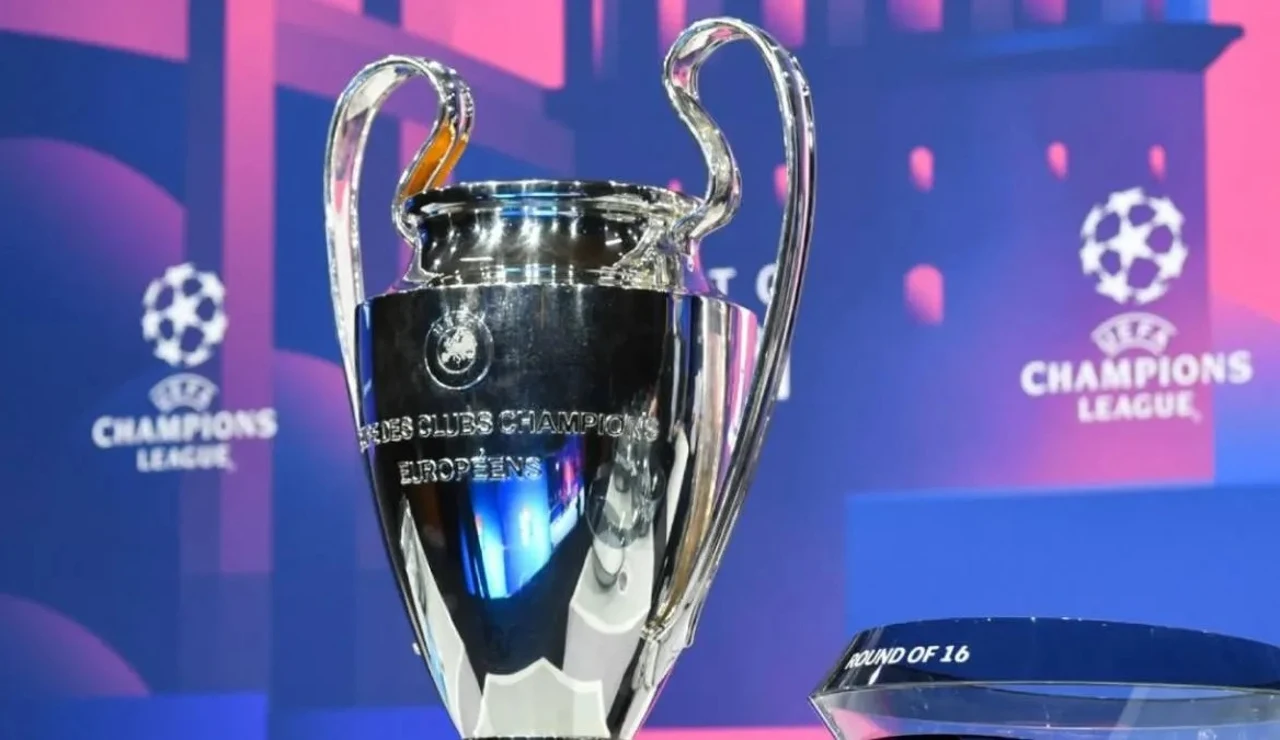 El trofeo de la Champions League en un sorteo celebrado en Nyon