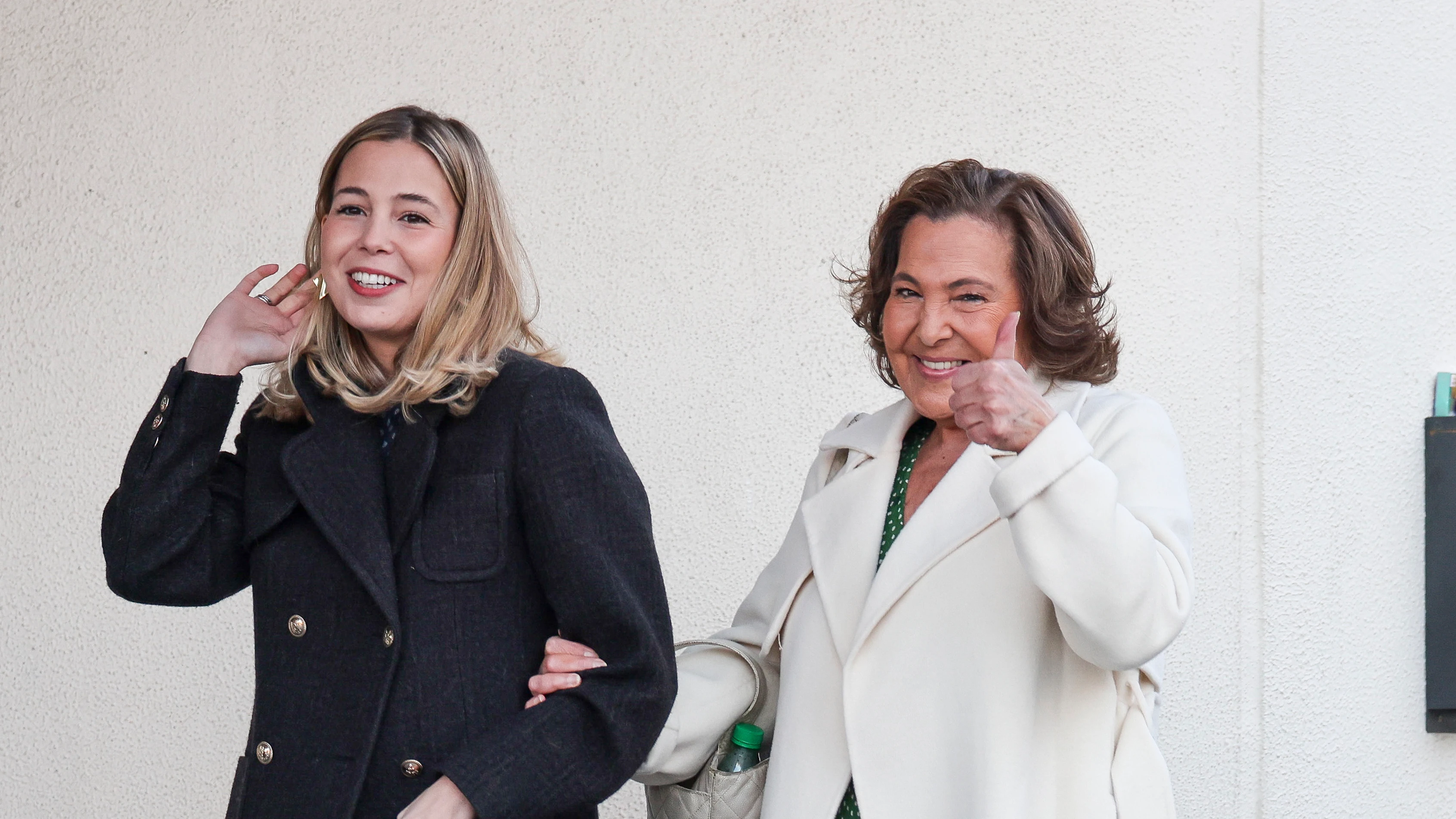 Celia Obreg&oacute;n y su hija, Celia Vega-Penichett, en el bautizo de Ana Sandra