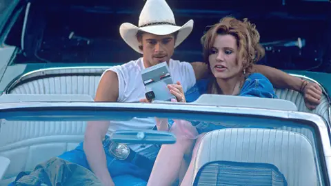 Brad Pitt y Geena Davis en Thelma y Louise Brad Pitt y Geena Davis en Thelma y Louise