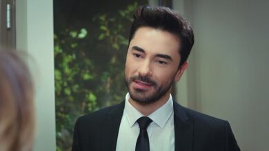Kerim va a ver a Yildiz a su casa en plena noche... ¡Y Halit casi lo pilla!