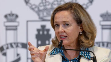 El Gobierno prohibirá a los bancos cobrar comisiones a los mayores de 65 años por retirar efectivo