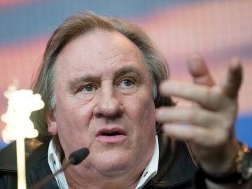 El actor francés Gerard Depardieu asiste a una conferencia de prensa durante el Festival Internacional de Cine de Berlín 2016.