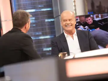 El oculto "sistema anticuernos" de Kelsey Grammer: "¿¡Lo has descubierto!?" El oculto "sistema anticuernos" de Kelsey Grammer: "¿¡Lo has descubierto!?"