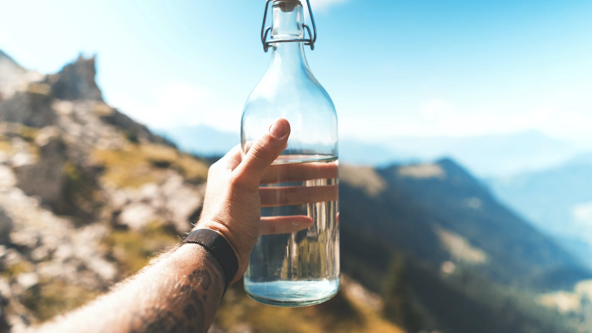 Imagen de una botella de agua