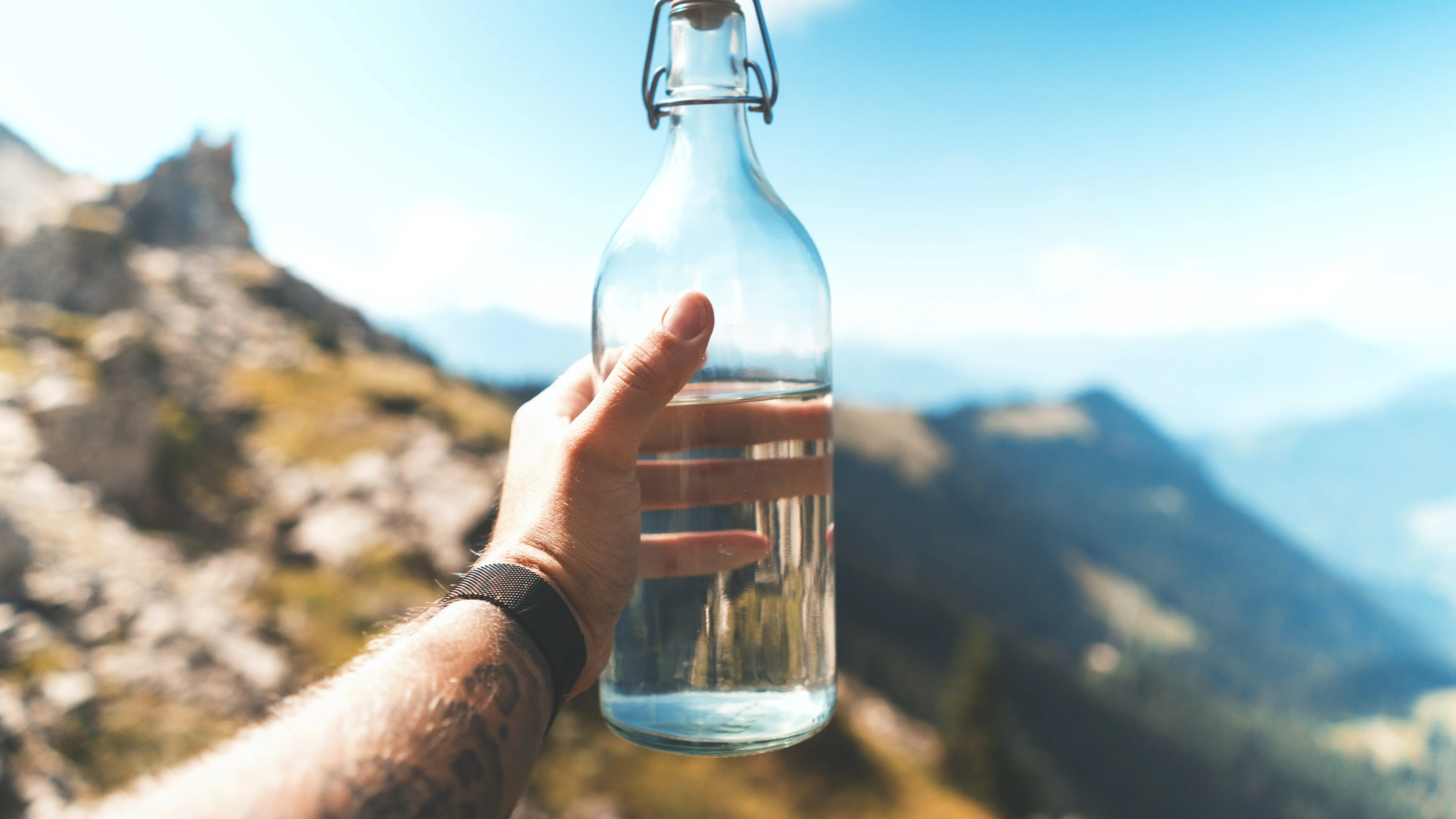 Imagen de una botella de agua Imagen de una botella de agua