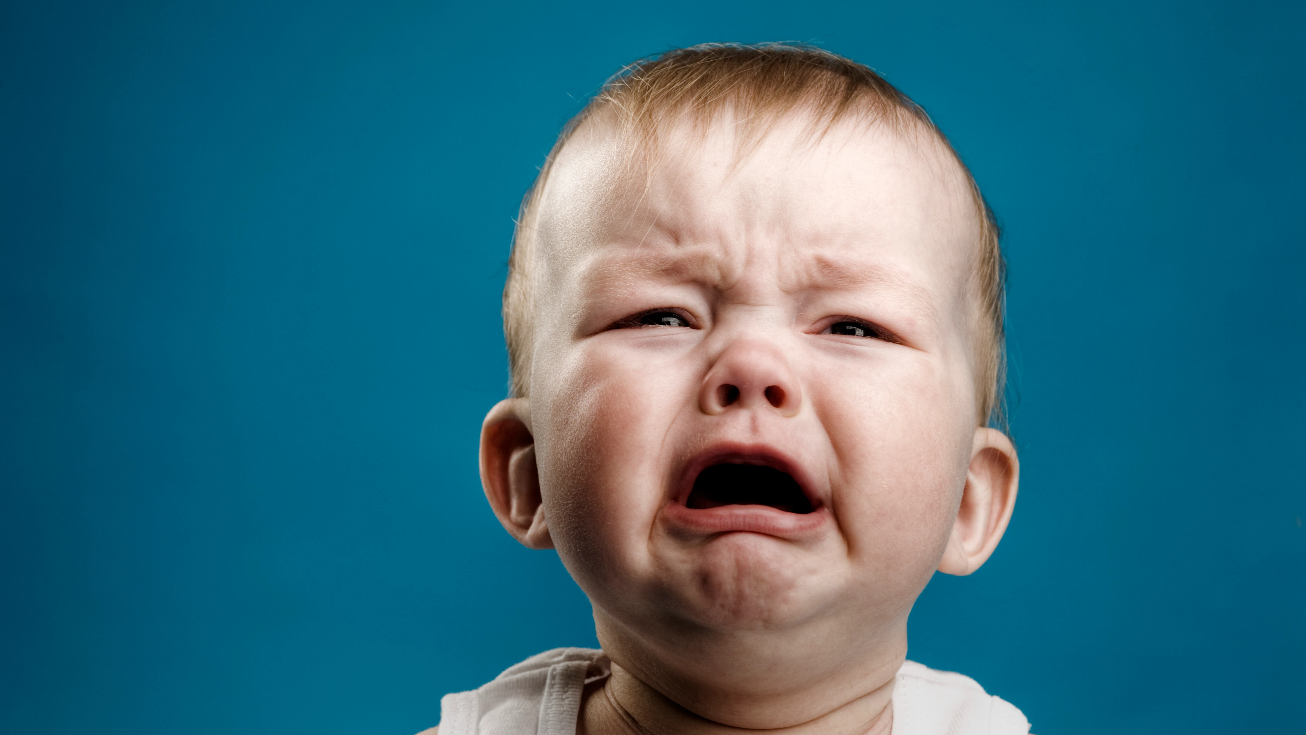 Ni&ntilde;o llorando
