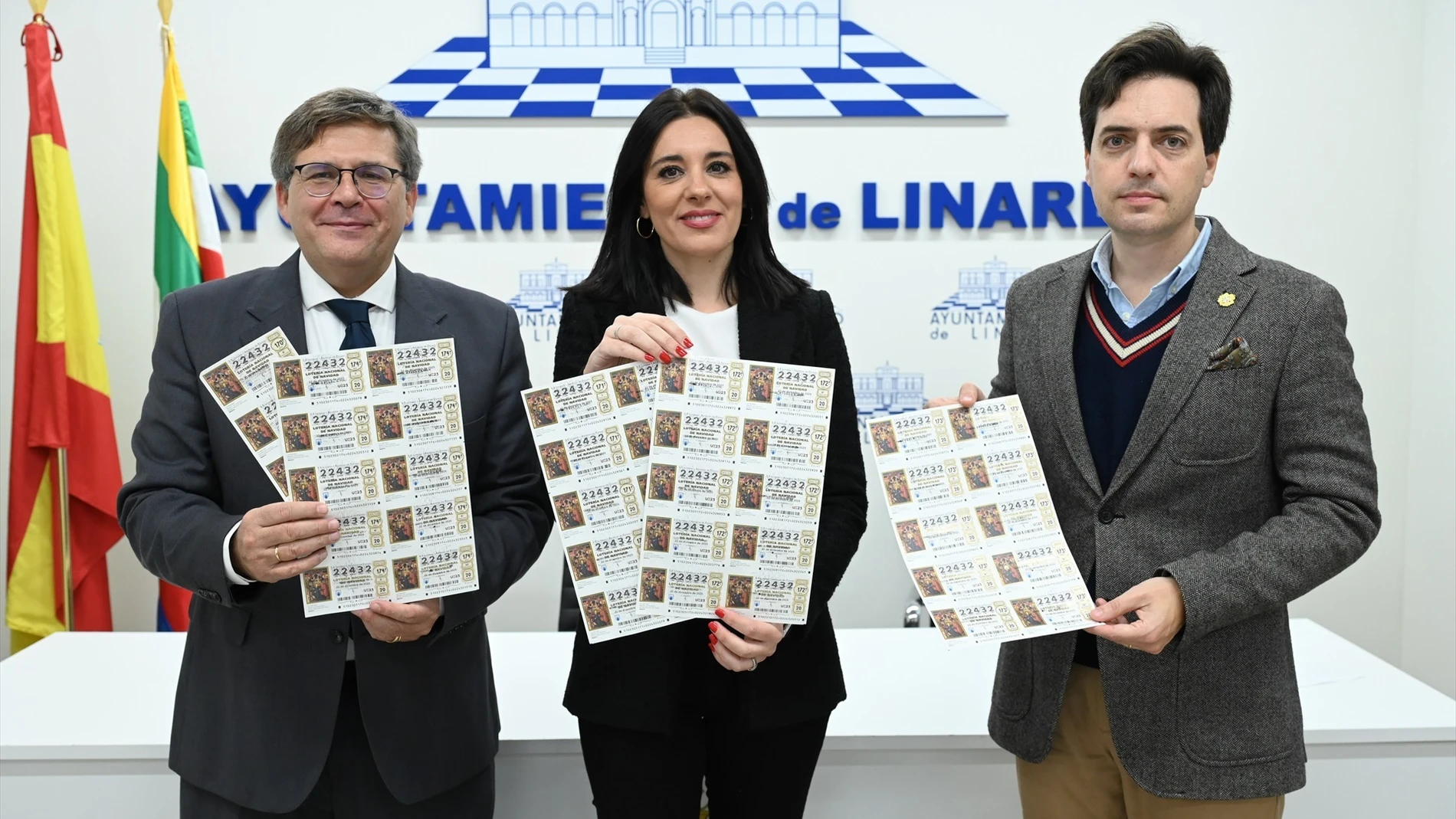Presentación de los décimos que juega en común la ciudadanía de Linares