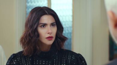 Halit se la devuelve a Şahika con la ayuda de Yildiz… ¡Y compra de nuevo su mansión!