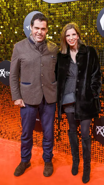 Luis Alfonso de Borbón y Margarita Vargas posando ante los medios Luis Alfonso de Borbón y Margarita Vargas posando ante los medios