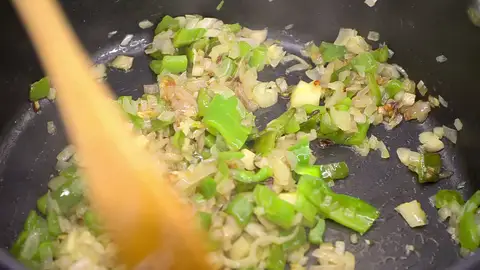 Sazona y rehoga las hortalizas Sazona y rehoga las hortalizas