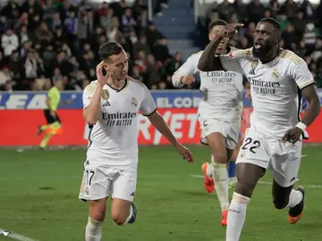 Lucas Vázquez celebra el gol de la victoria ante el Alavés (0-1) Lucas Vázquez celebra el gol de la victoria ante el Alavés (0-1)