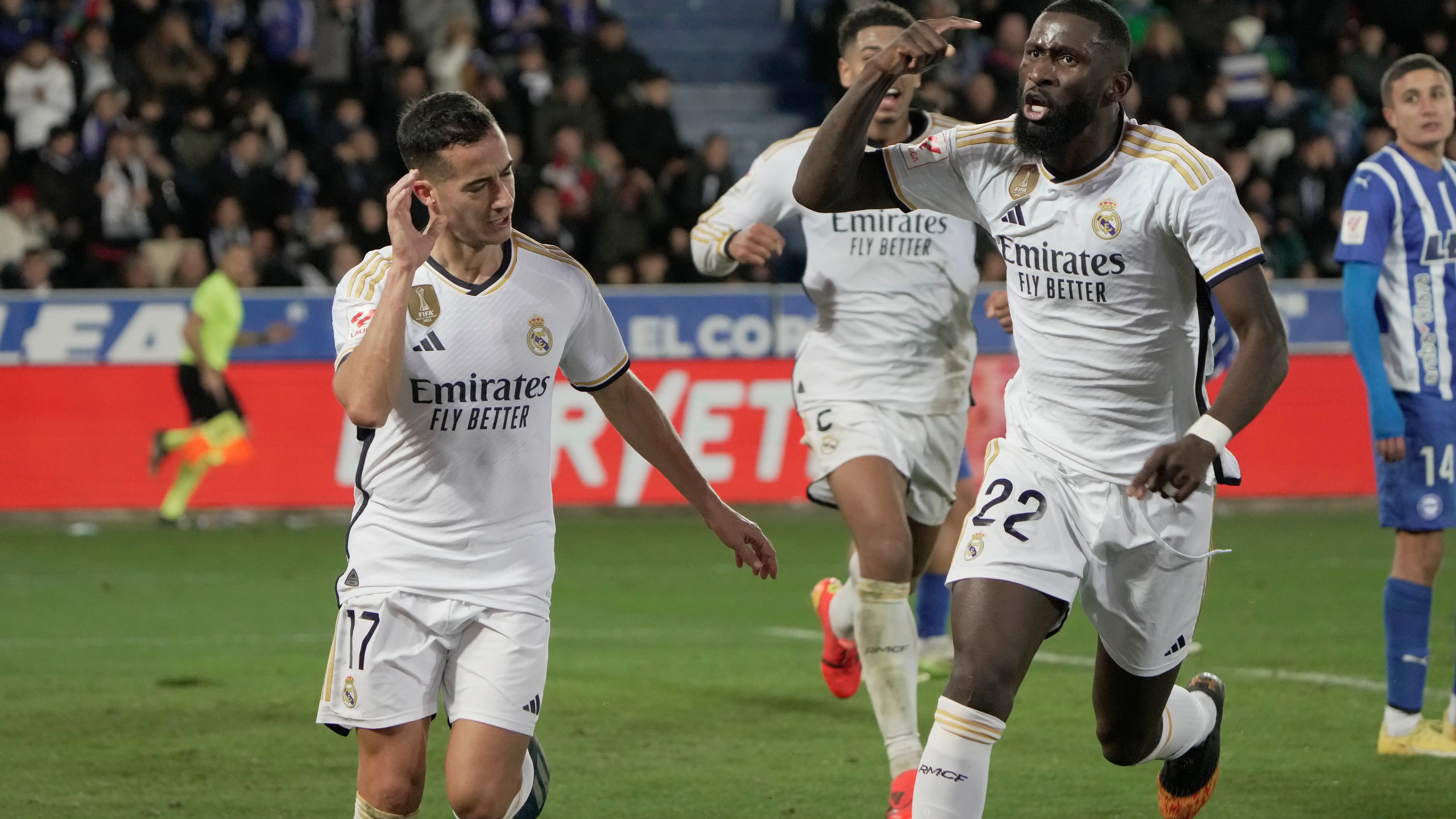 Lucas V&aacute;zquez celebra el gol de la victoria ante el Alav&eacute;s (0-1)