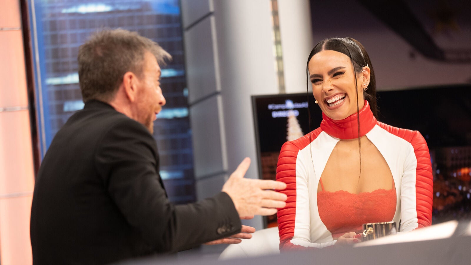 Cristina Pedroche responde a las críticas sobre su vestuario... ¡Y aparece en El Hormiguero un rompedor look!