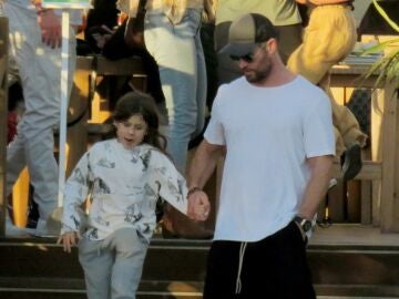 Chris Hemsworth con su hija