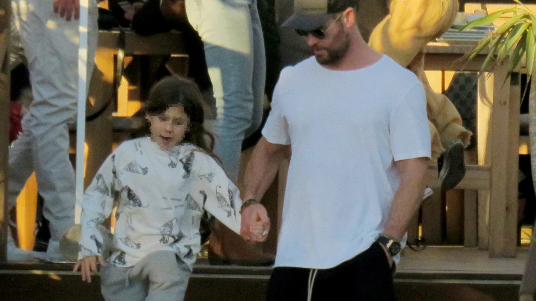 Chris Hemsworth con su hija Chris Hemsworth con su hija