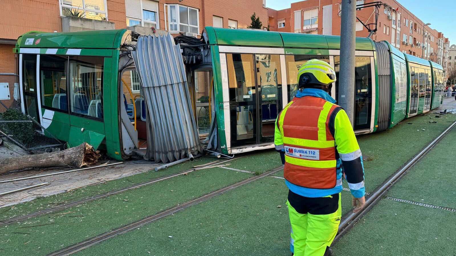 Hasta 13 heridos tras una colisión entre un tranvía y una furgoneta en Parla