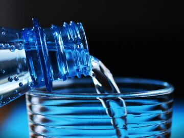 Imagen de archivo de una botella de agua